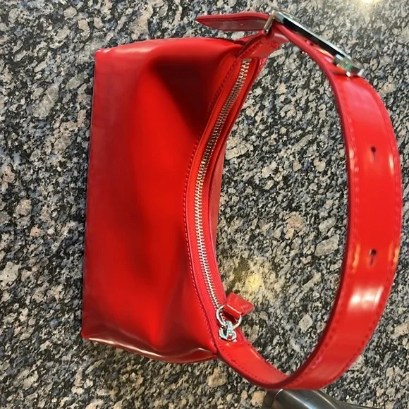 STAUD Scotty Bag in Tomato - Picture 6 of 10